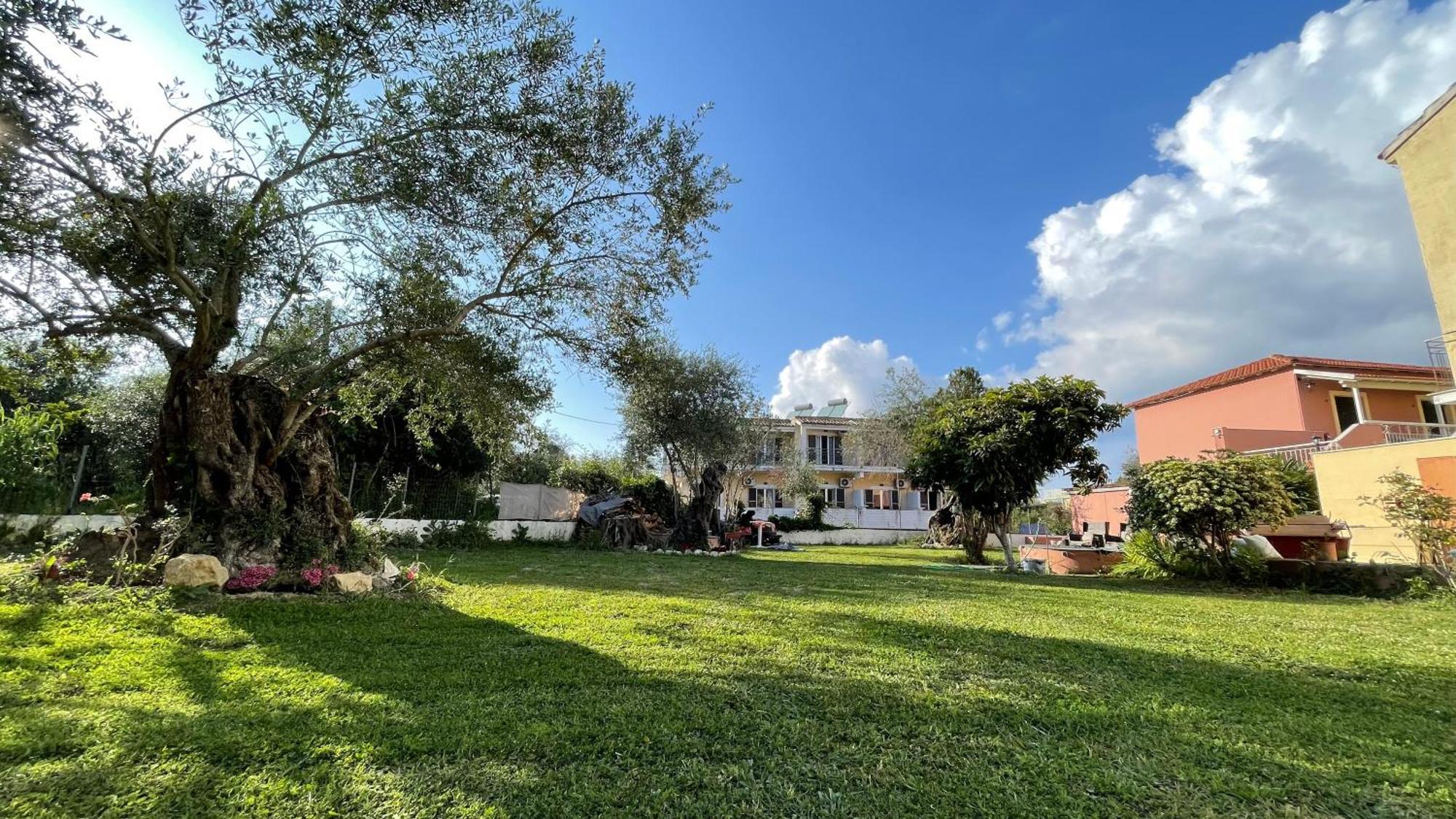 Nine Muses Apartments Kavos Bagian luar foto
